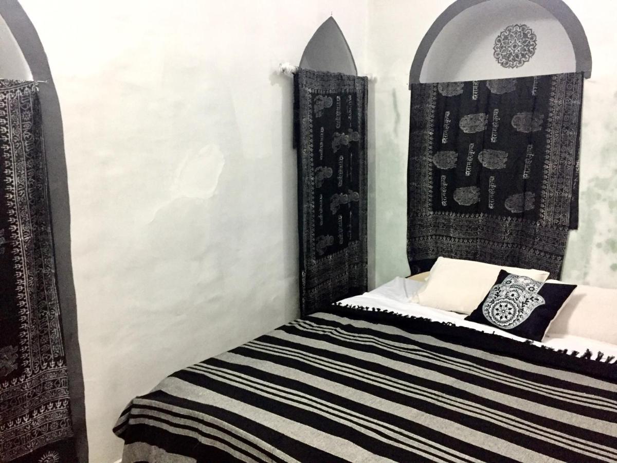 Mangla Guest House Варанаси Экстерьер фото